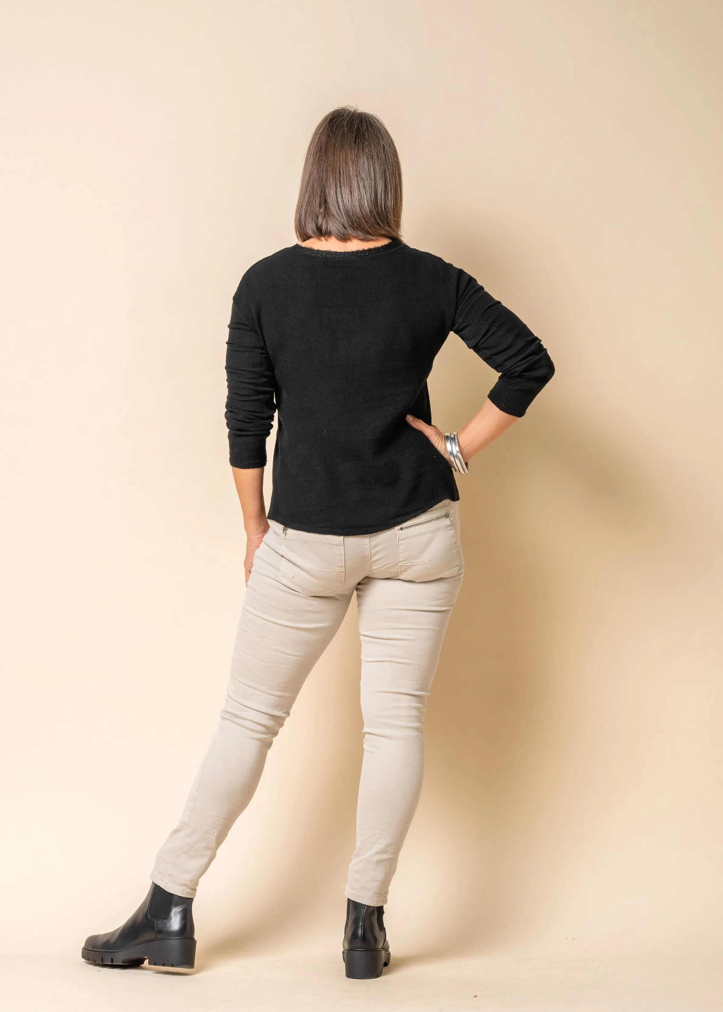 Angerona Linen Blend Top in Onyx