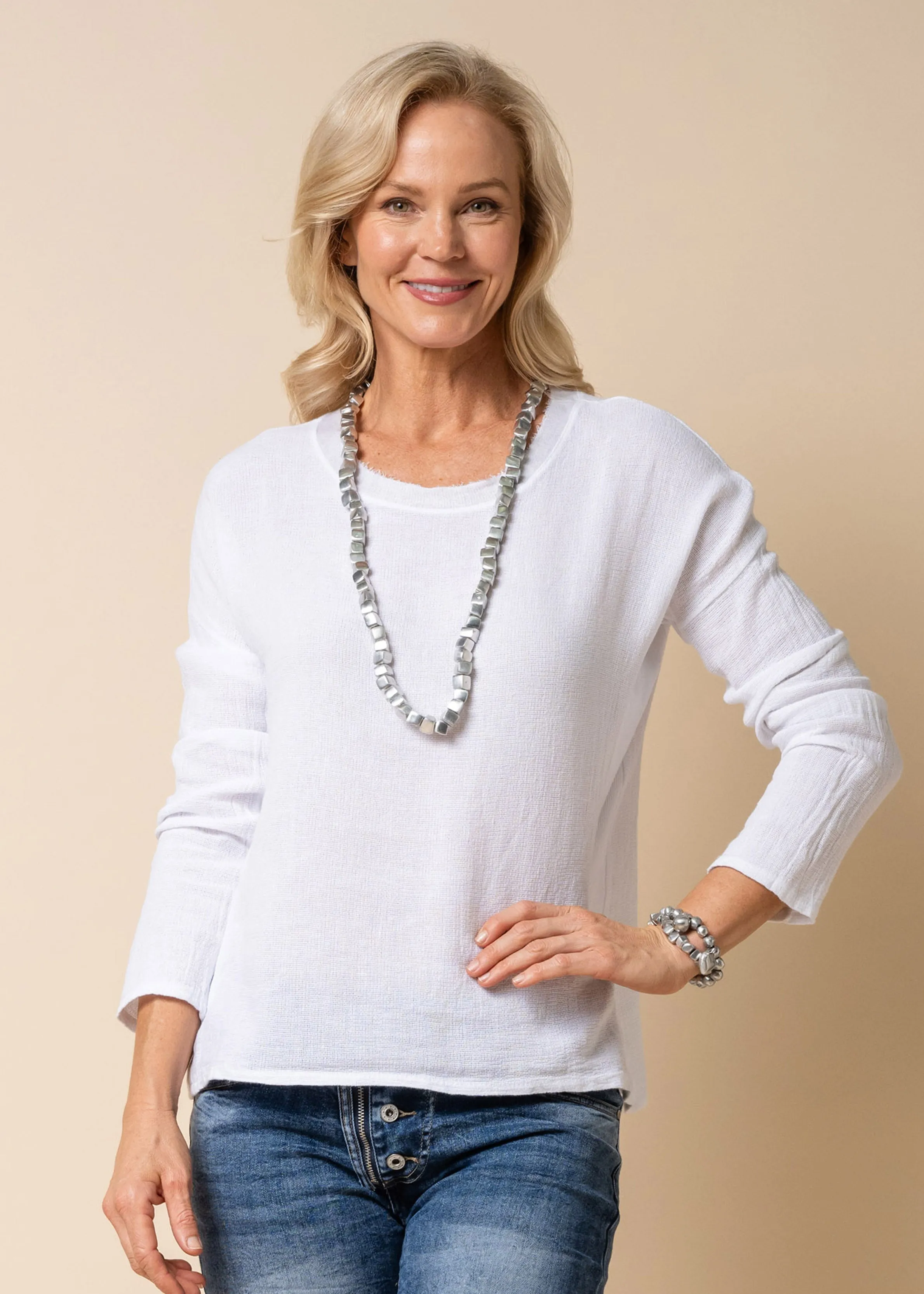 Angerona Linen Blend Top in White