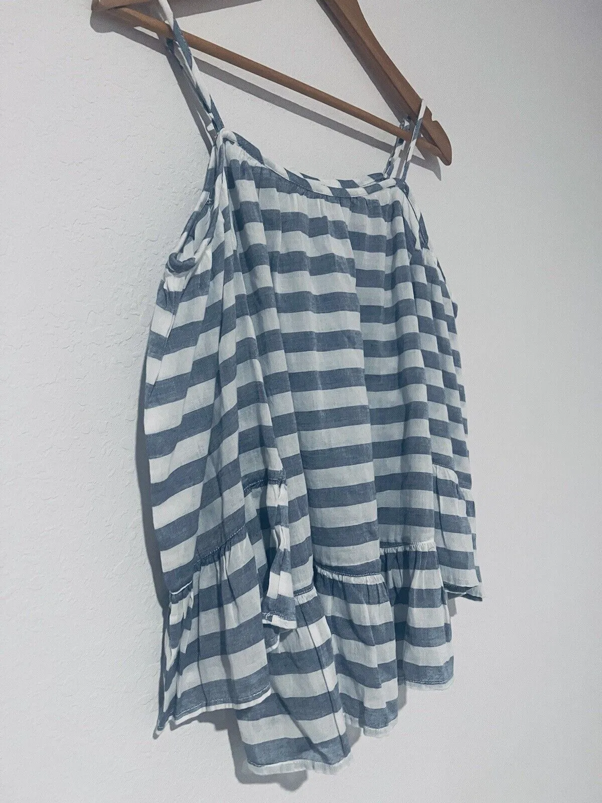 BeachLunchLounge Lexi Cold Shoulder Top Sz XS Lightweight Striped Blouse