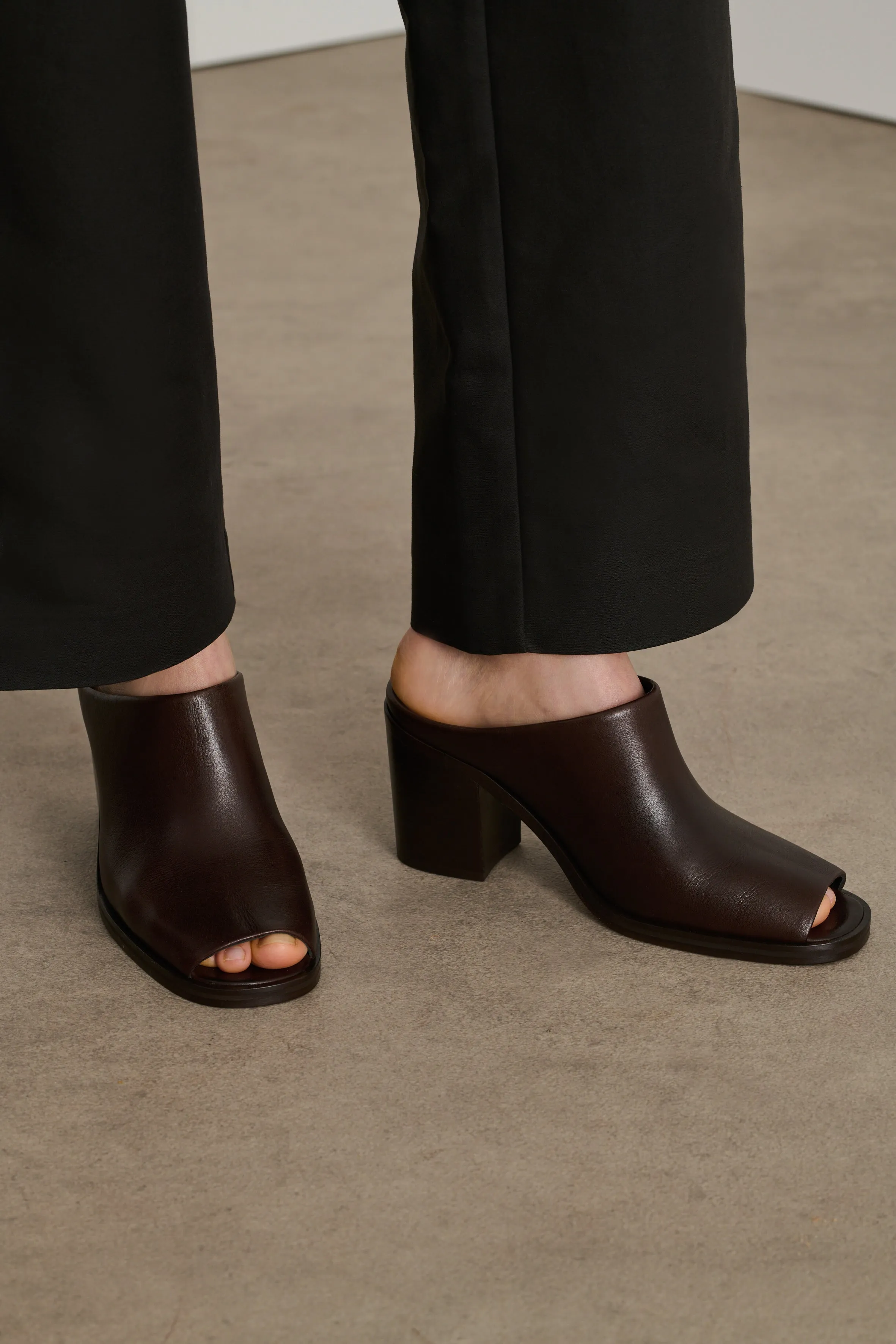 BROWN DOWN MULES