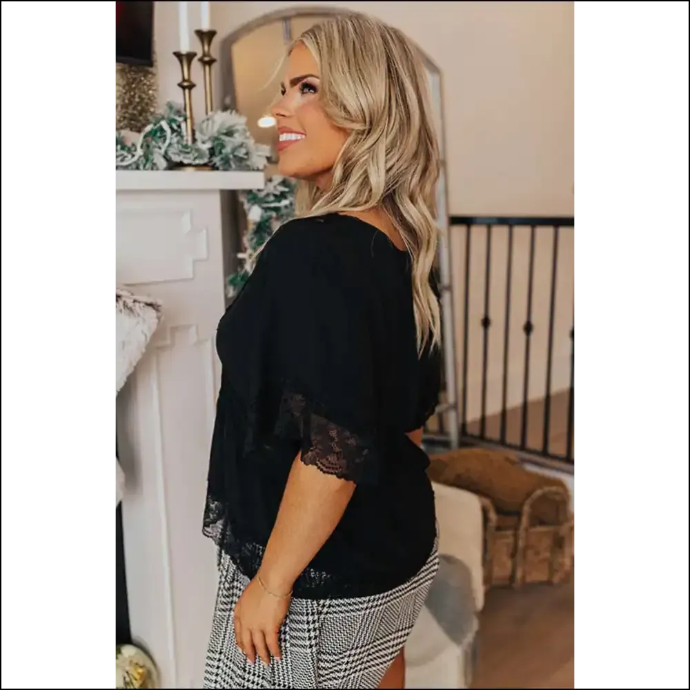 Chic Black Lace: Needful Things Top - Confidence ! 🖤💀