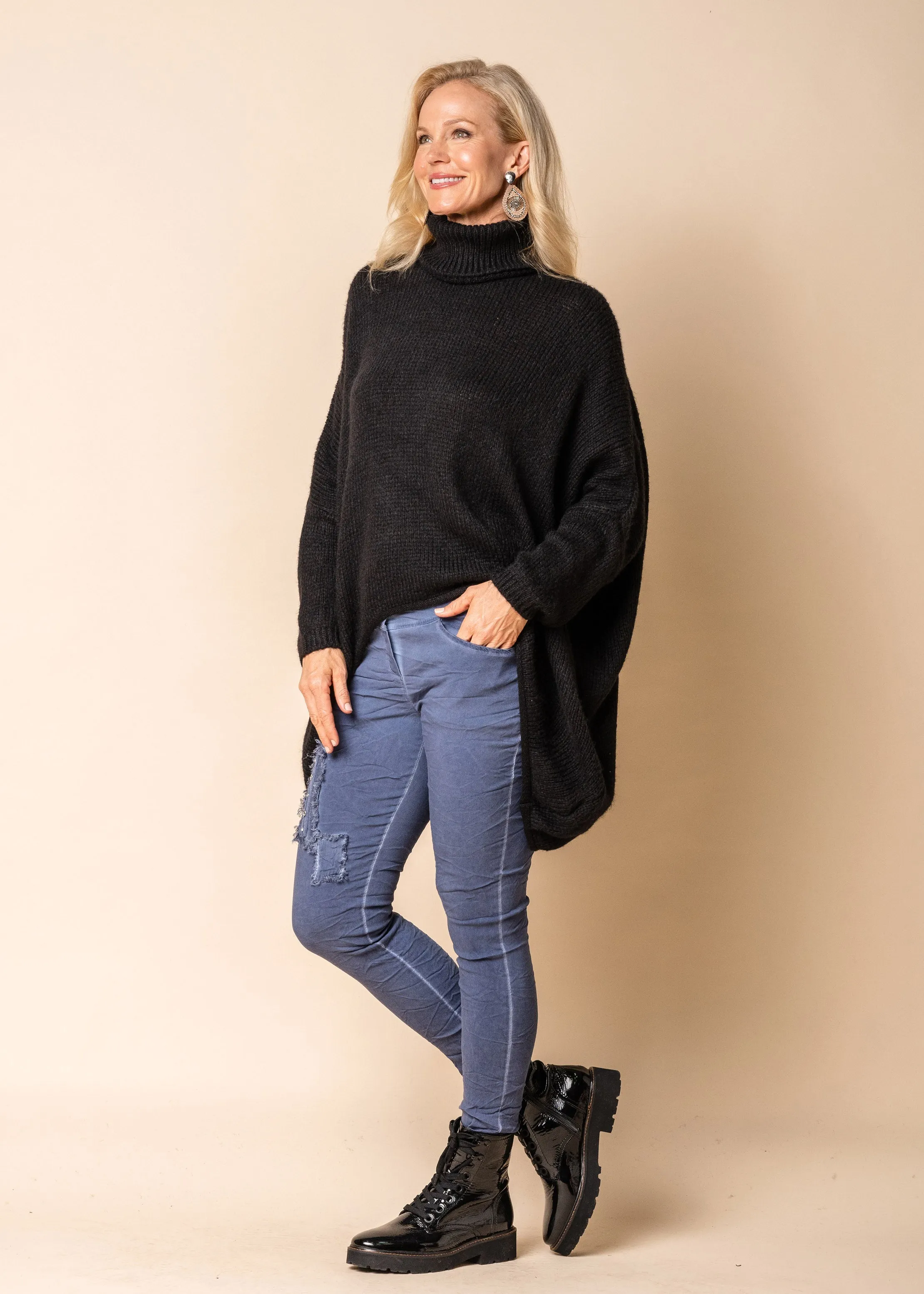 Dijana Knit in Onyx