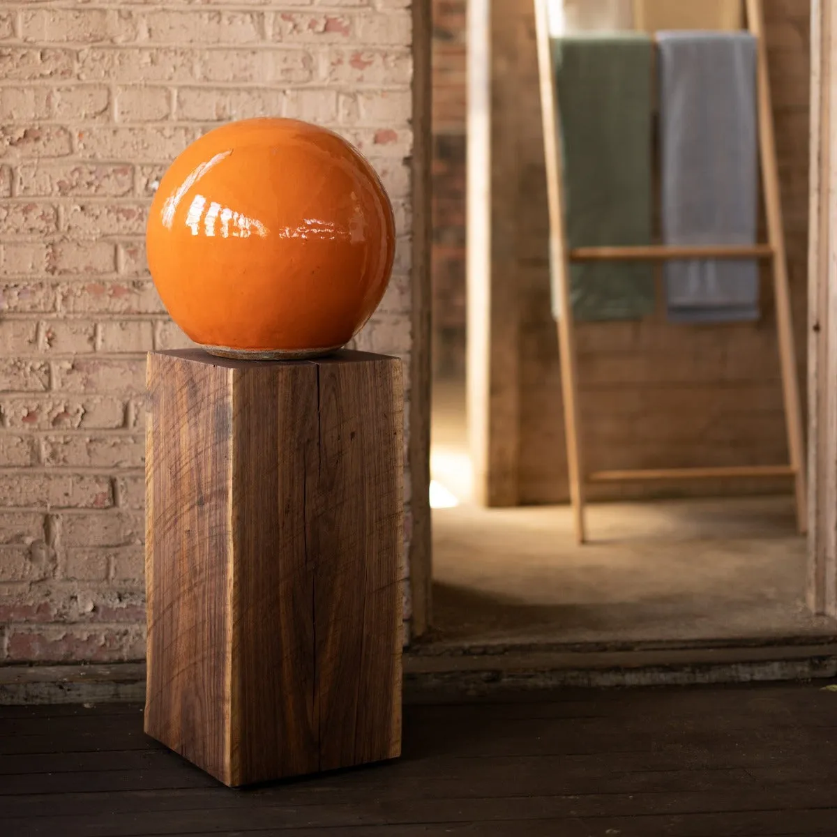 Le Boit | Solid Wood Cube Pedestal, Art Display, Side Table, Plinths
