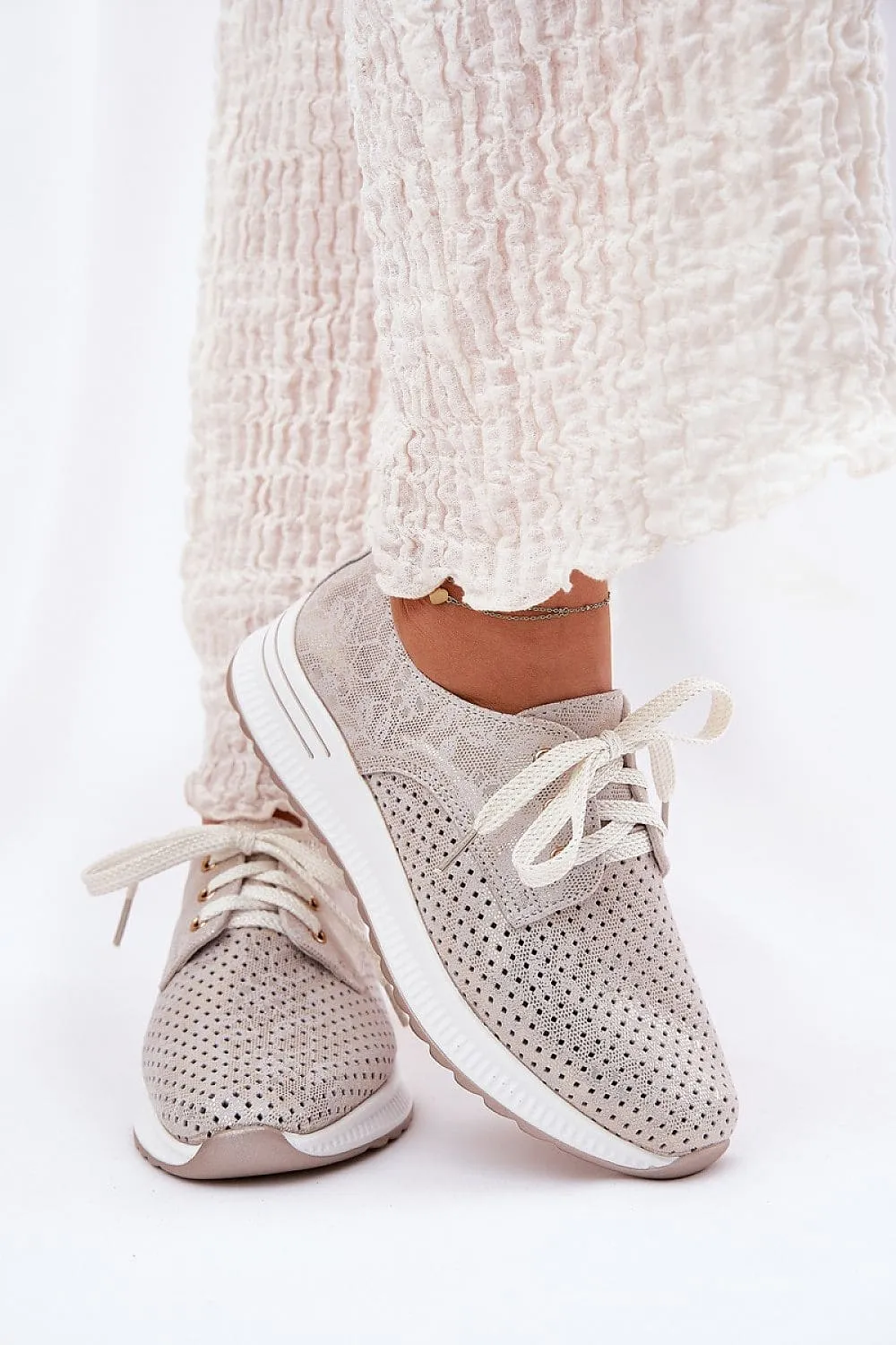 Low Shoes Step in style