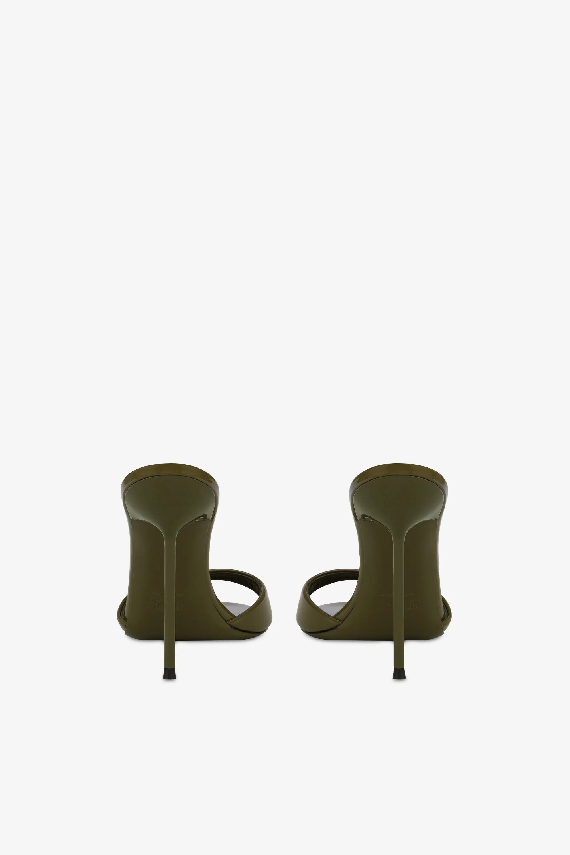Mules in safari-colored patent leather