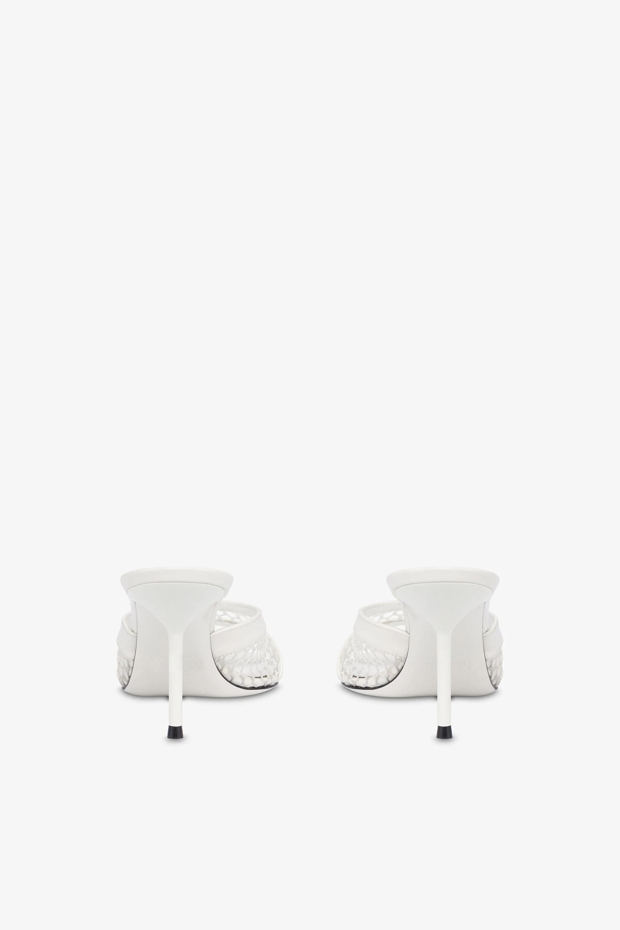 Mules in white mesh and patent leather