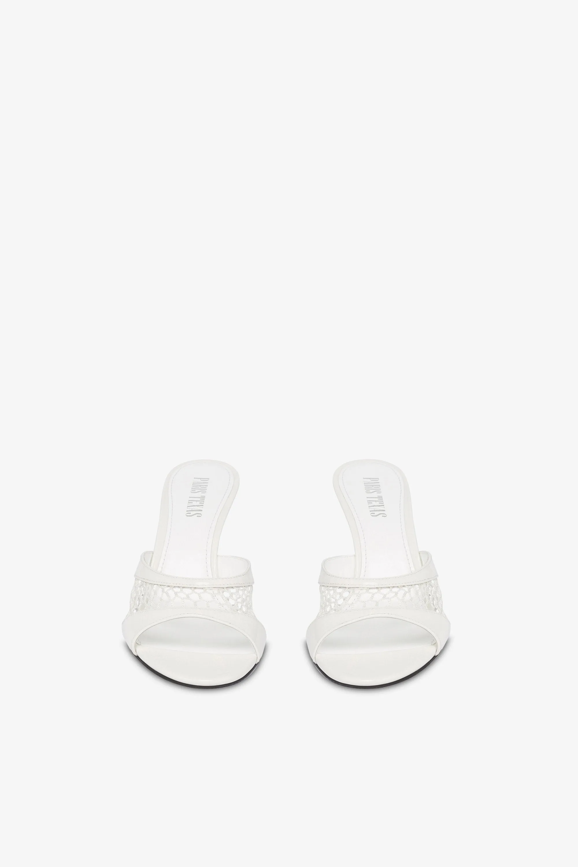 Mules in white mesh and patent leather