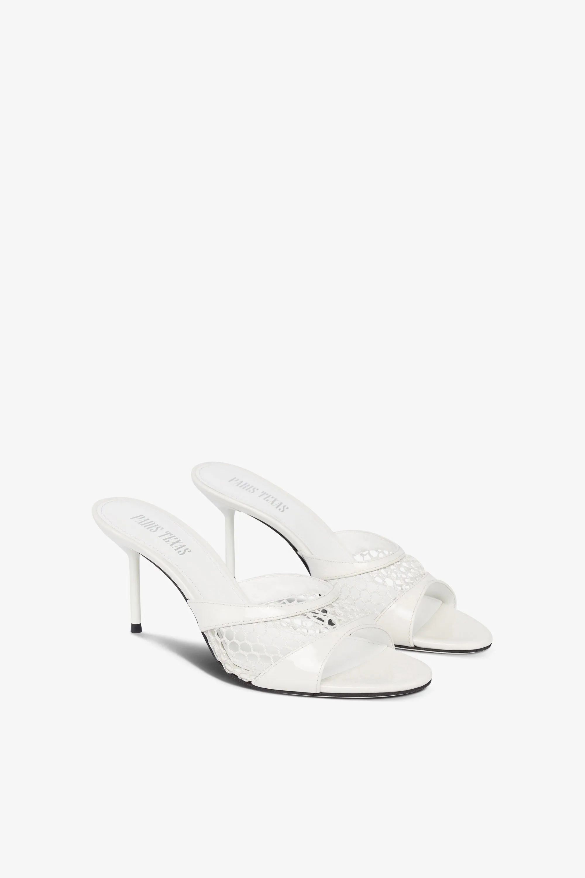 Mules in white mesh and patent leather