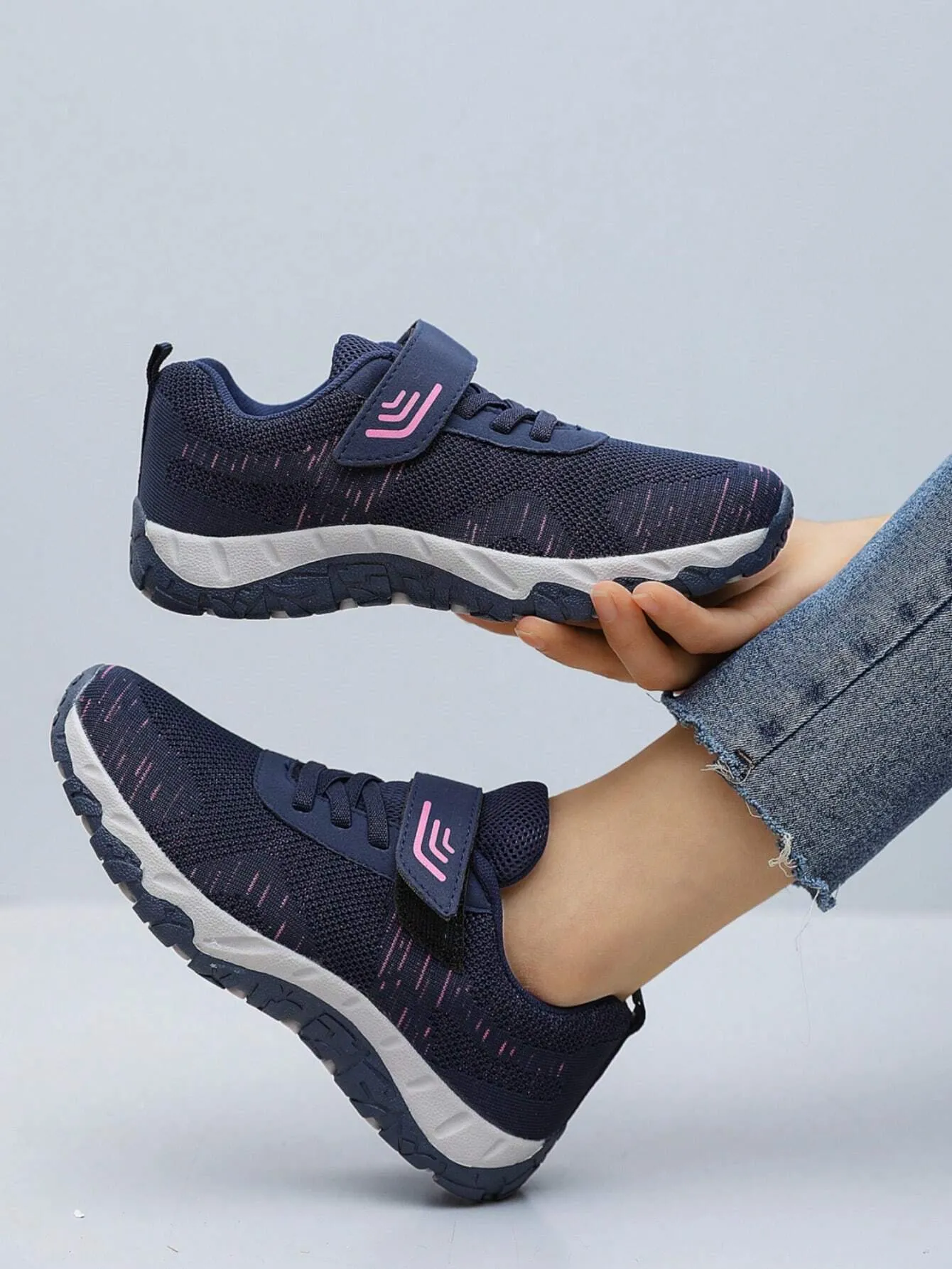 New Arrival Gray Sports Shoes For Women, All Seasons, Slip-Resistant And Breathable