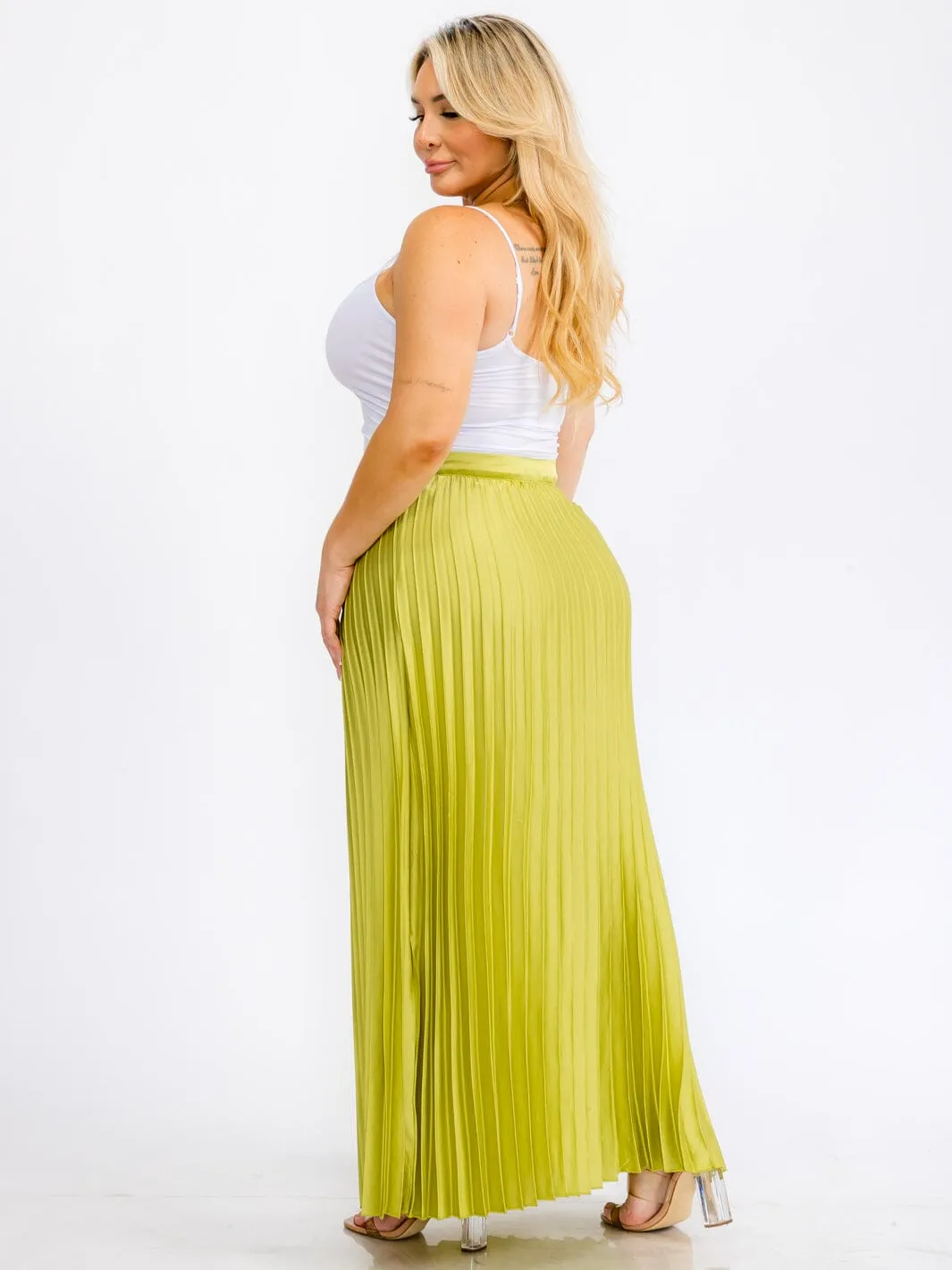 PLUS SIZE ZIPPER CLOSURE PLEATED MAXI SKIRT
