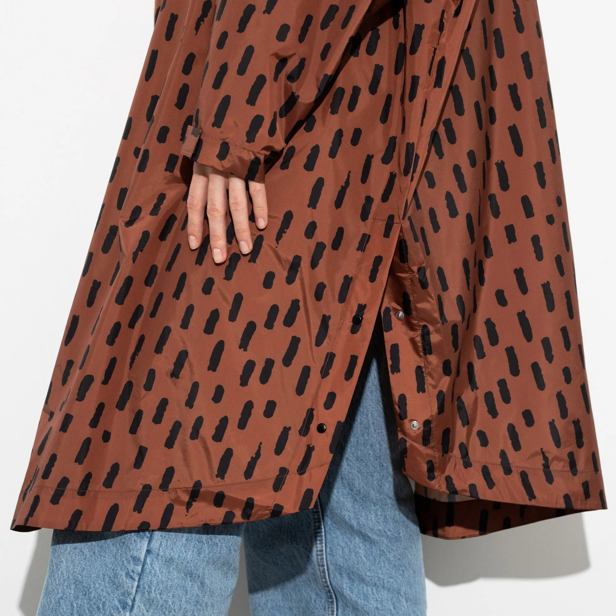 Raincoat drops rust/black