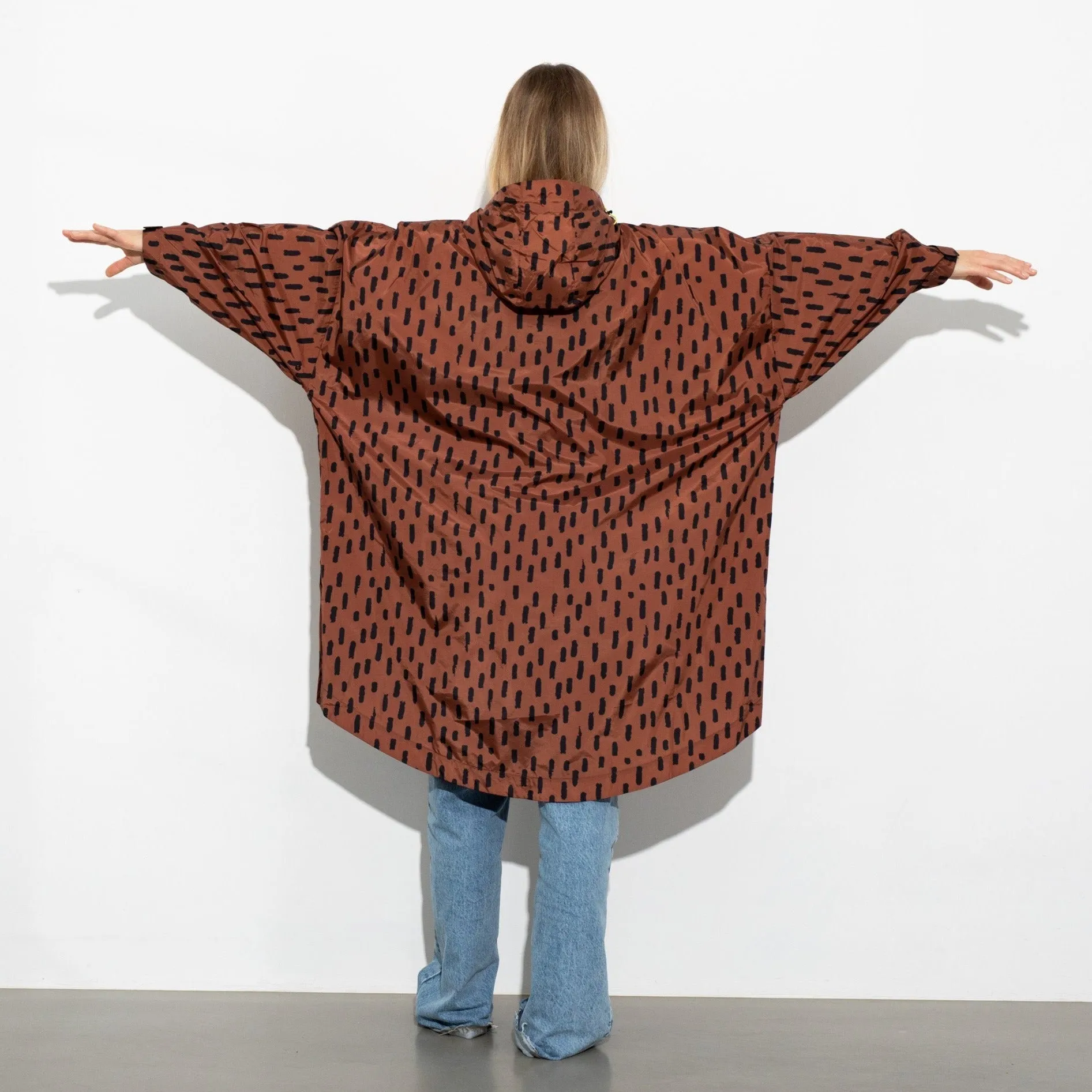 Raincoat drops rust/black