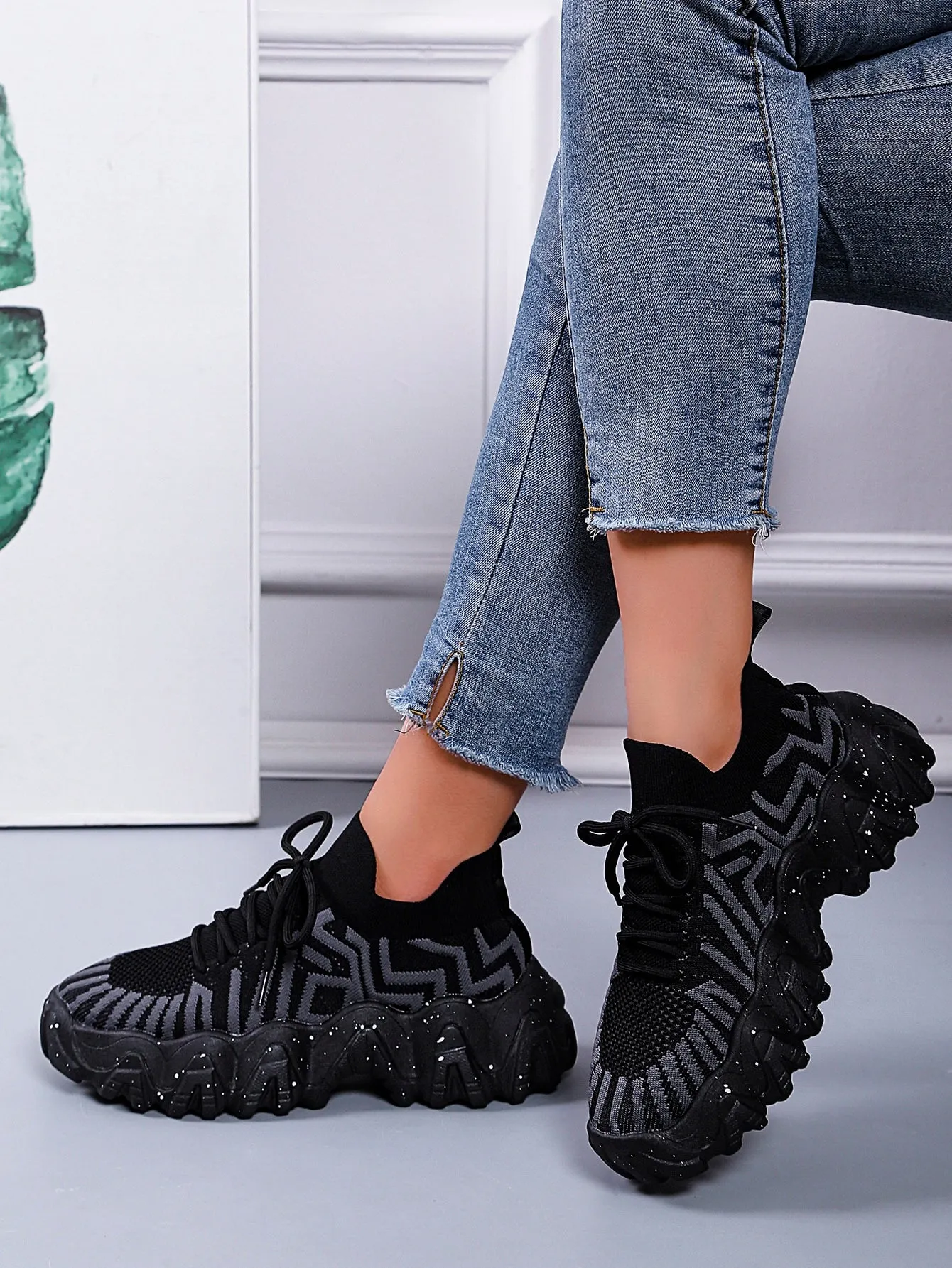 Striped Pattern Lace-up Front Chunky Sneakers- FD ⚡