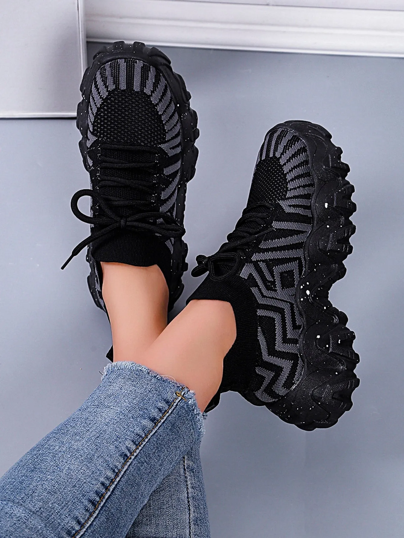 Striped Pattern Lace-up Front Chunky Sneakers- FD ⚡