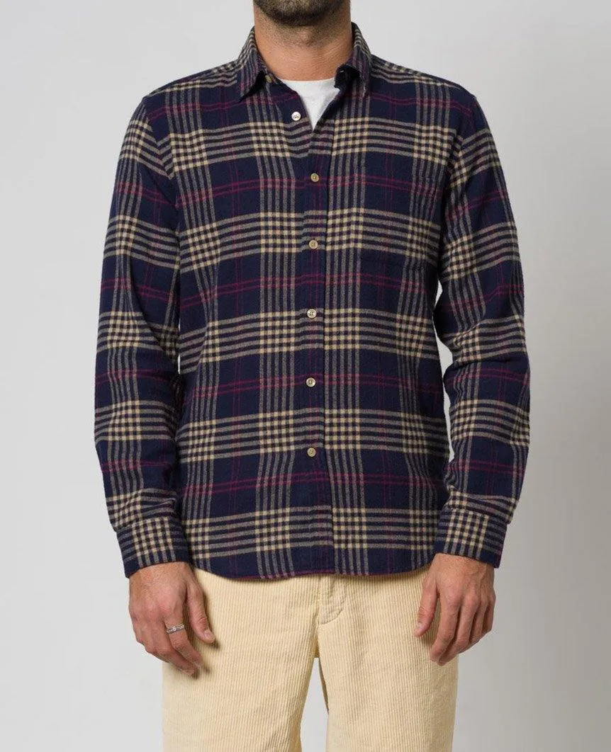 Tomar Navy Long Sleeve Buttondown Shirt