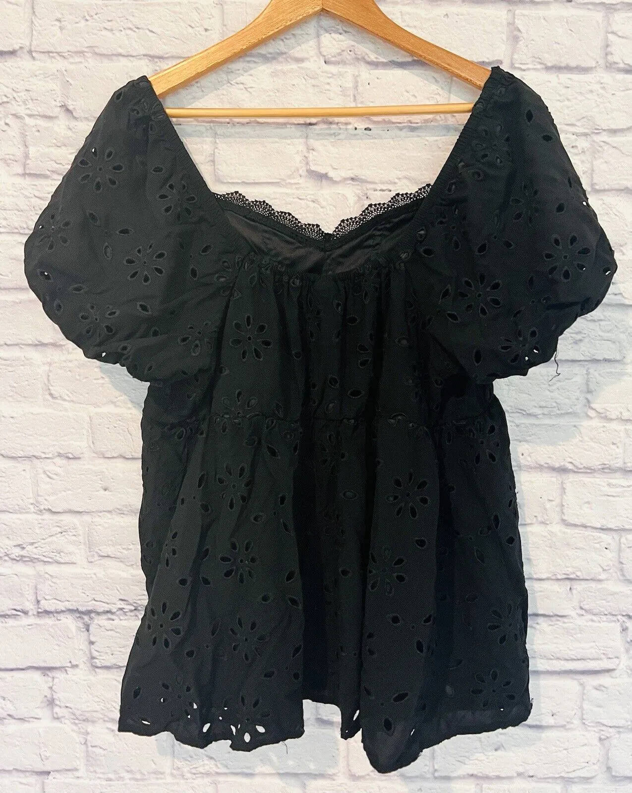 TORRID Womens Babydoll Top Sz 1 Eyelet Detail Black Challis Boho Blouse
