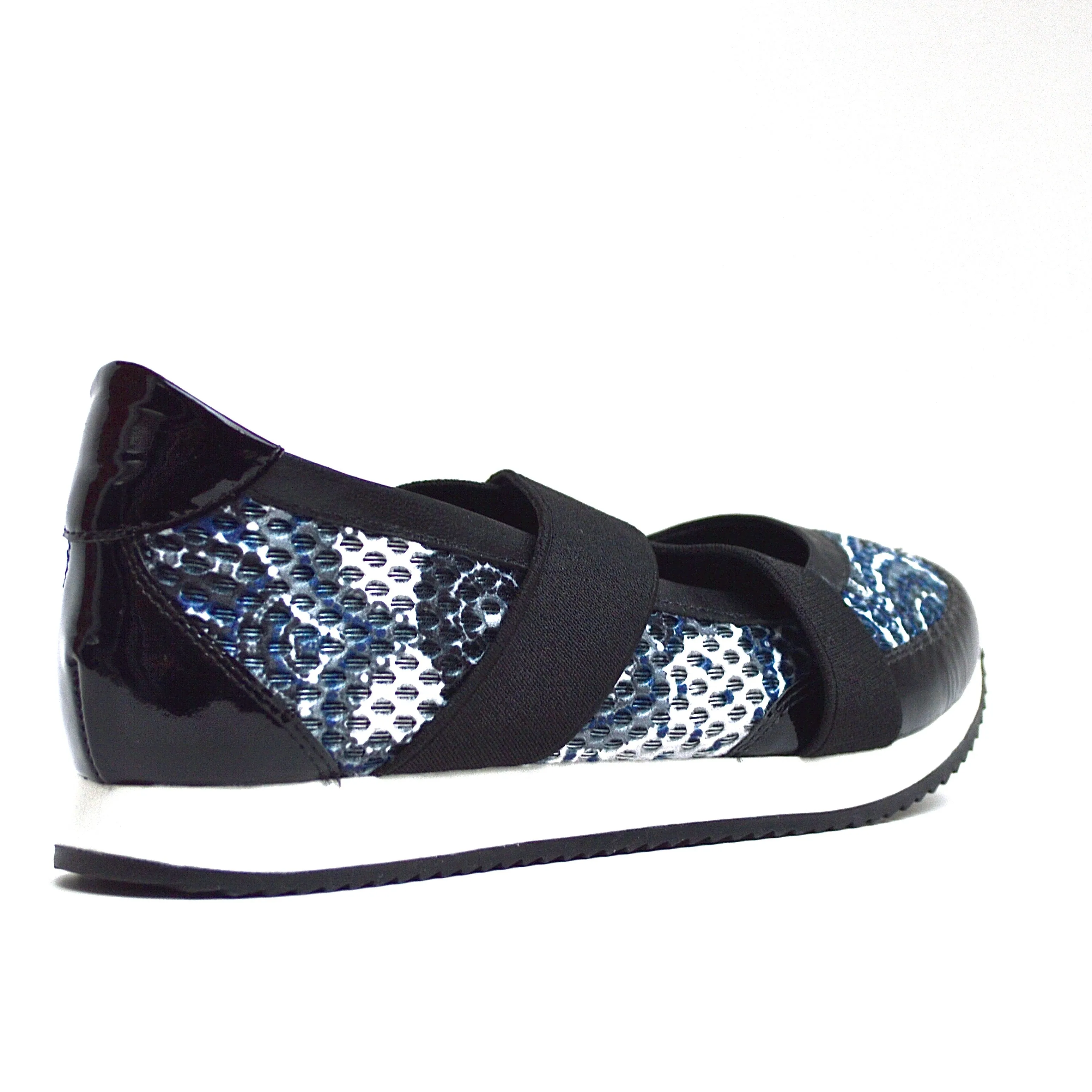 TUCK WALKING SHOE - PATENT BLACK / BLUE MESH