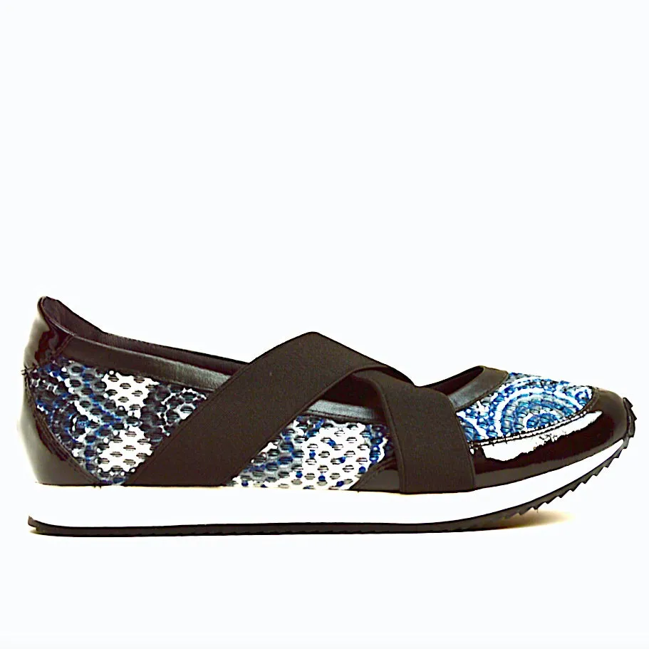 TUCK WALKING SHOE - PATENT BLACK / BLUE MESH
