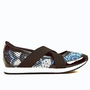 TUCK WALKING SHOE - PATENT BLACK / BLUE MESH