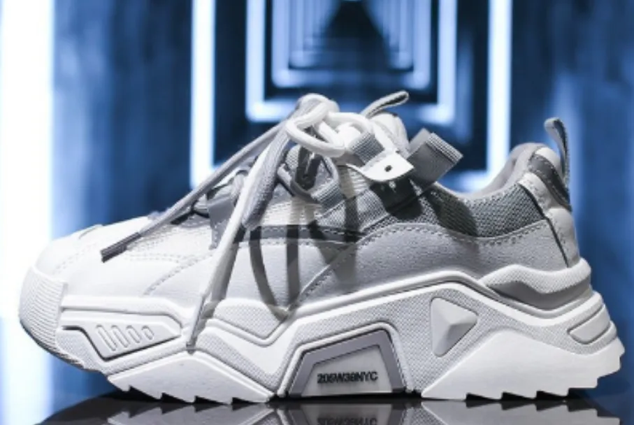 Women's casual sports shoes