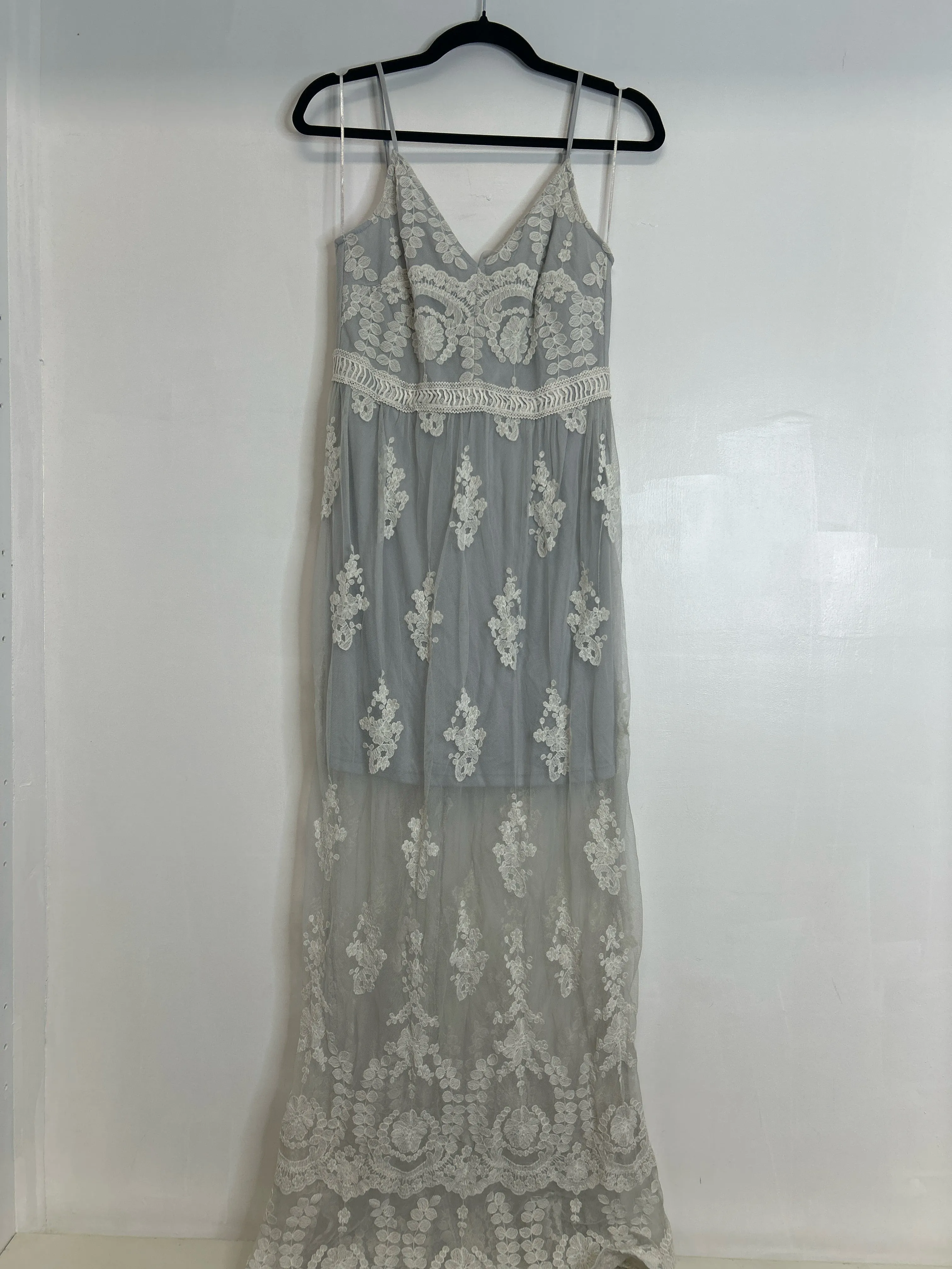 Womens Size Med Misses Gray Altar'd State Dress