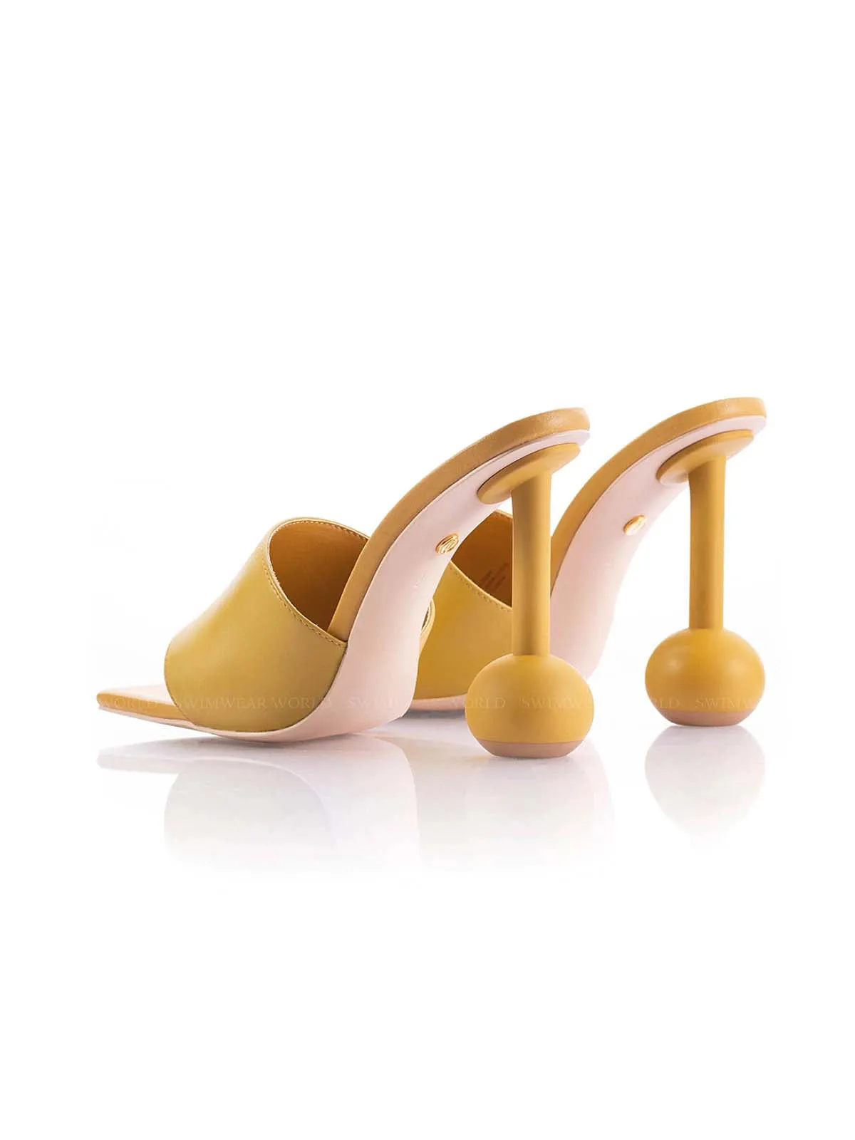 Yuri Sandals